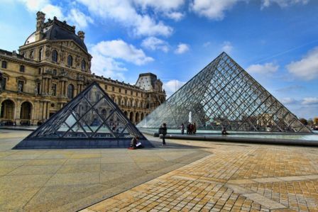 pyramide du louvre 600x4001x